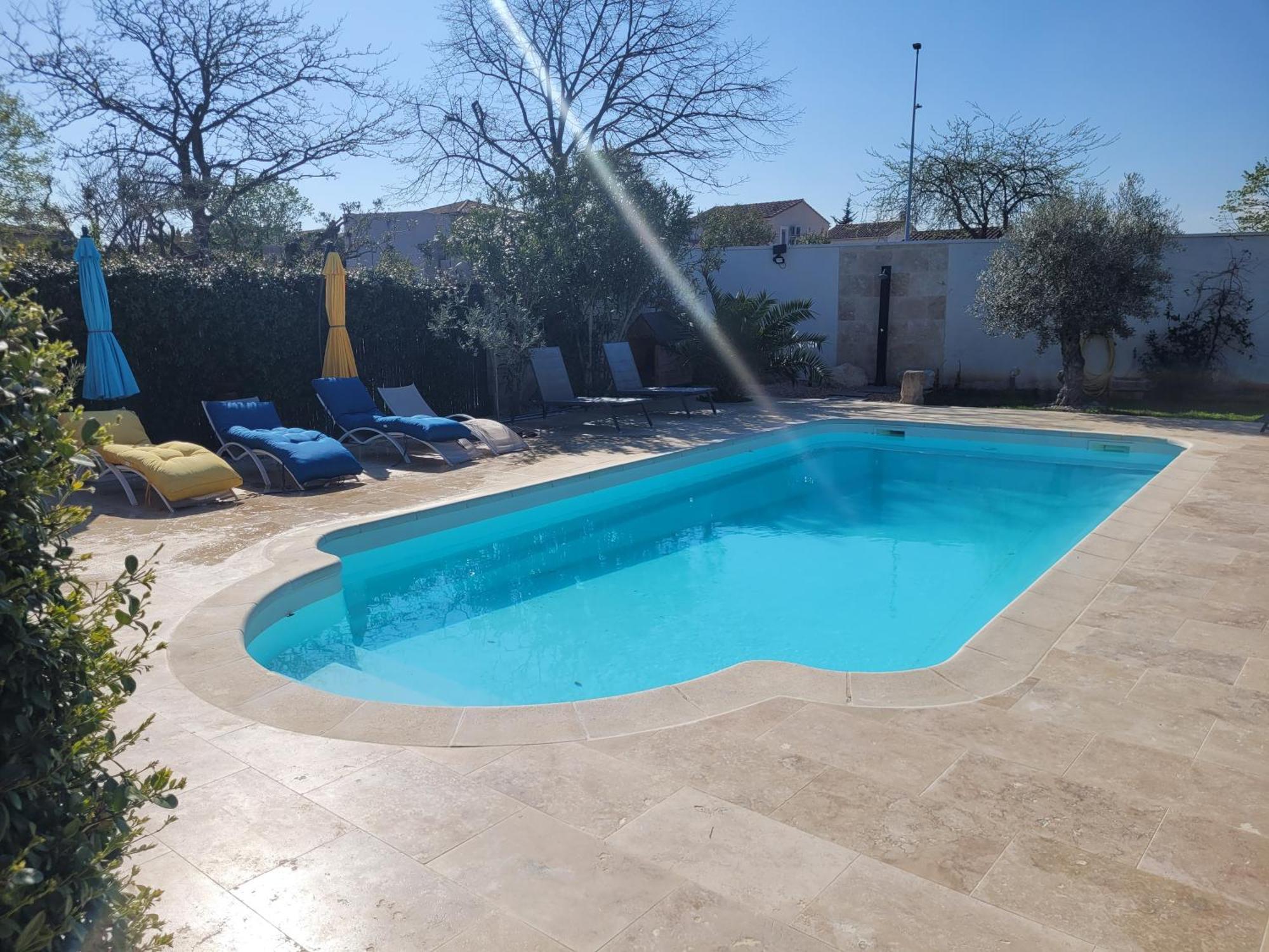 Maisonnette Avec Piscine La Picholine Chateaurenard Ngoại thất bức ảnh
